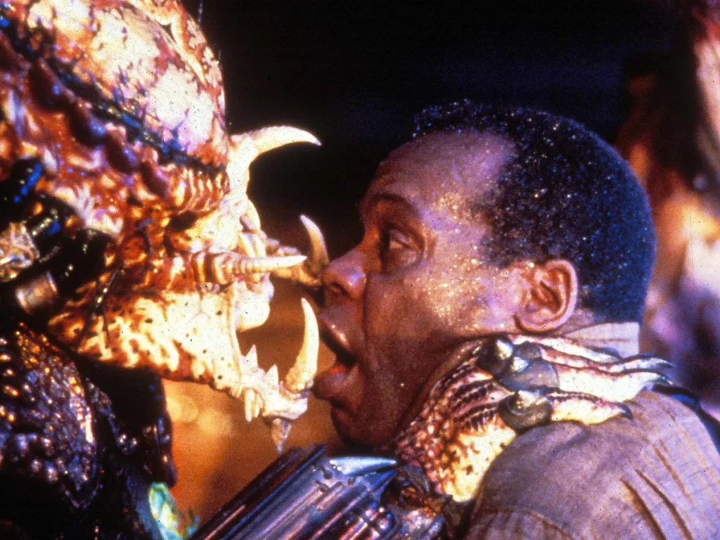 Danny Glover getting attacked by the predator in Predator 2.