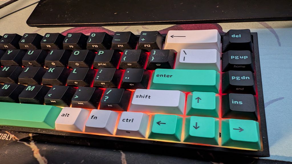 Razer Reclusa X Mini 65% from the side.